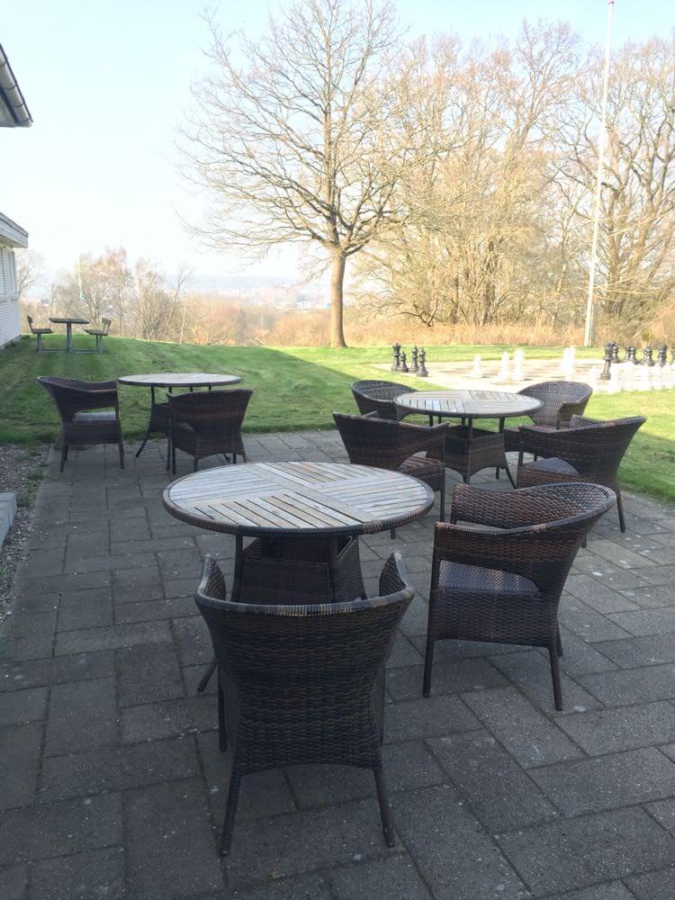 Terrasse ved hytterne